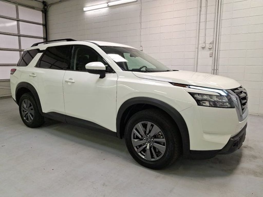 Used 2025 Nissan Pathfinder SV SUV