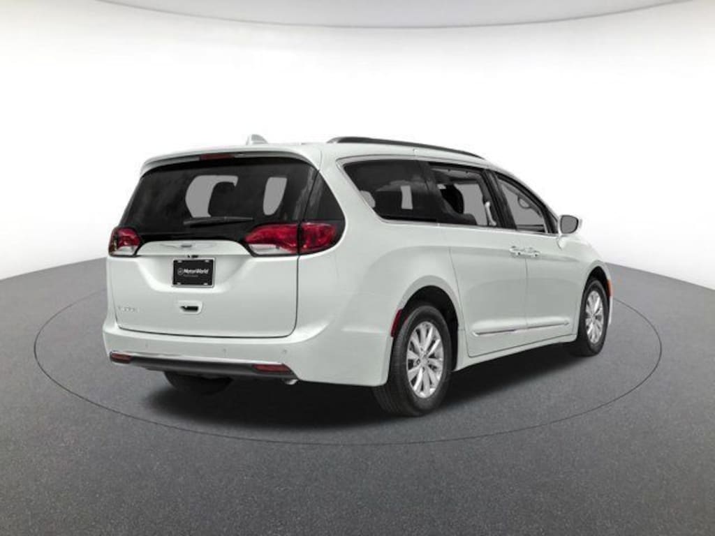 Used 2019 Chrysler Pacifica Touring L Minivan/Van