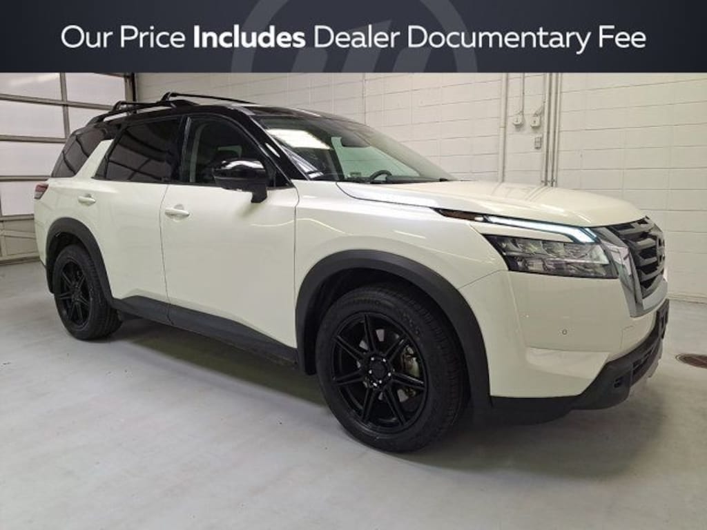 Used 2024 Nissan Pathfinder SL SUV