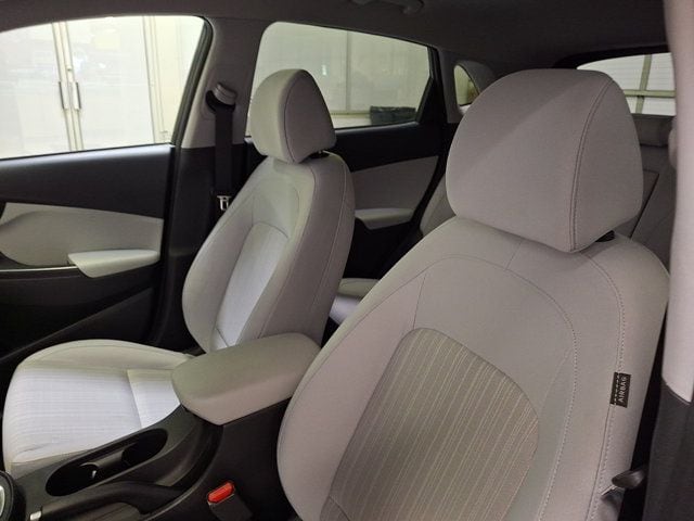 2023 Hyundai Kona SEL - Photo 14