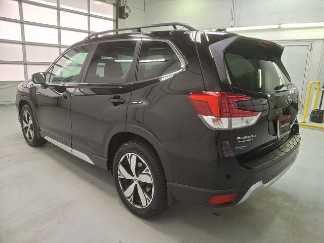2020 Subaru Forester Touring photo 4