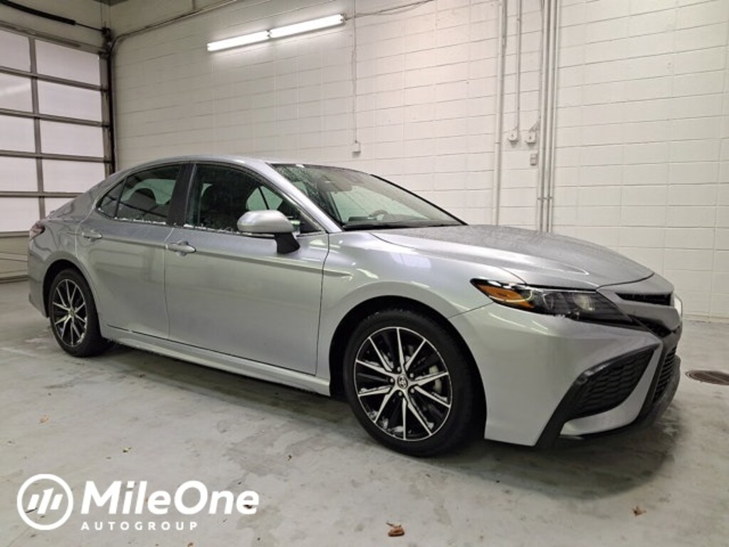Used 2024 Toyota Camry SE Sedan