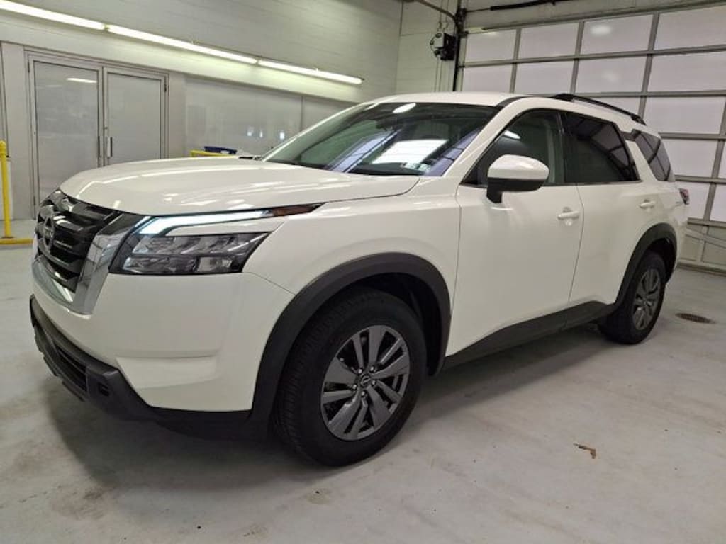 Used 2025 Nissan Pathfinder SV SUV