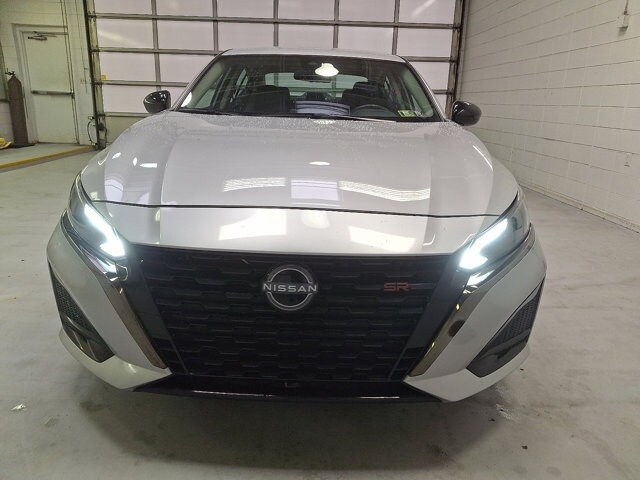 2024 Nissan Altima 2.5 SR photo 2