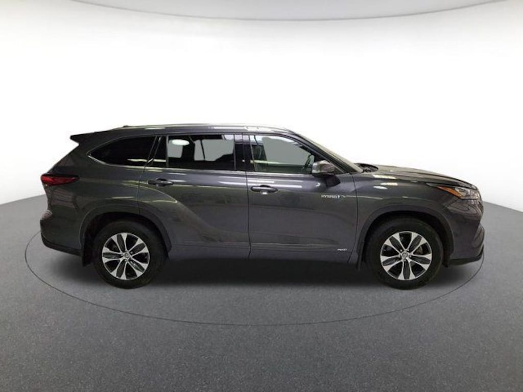 Used 2020 Toyota Highlander Hybrid XLE SUV