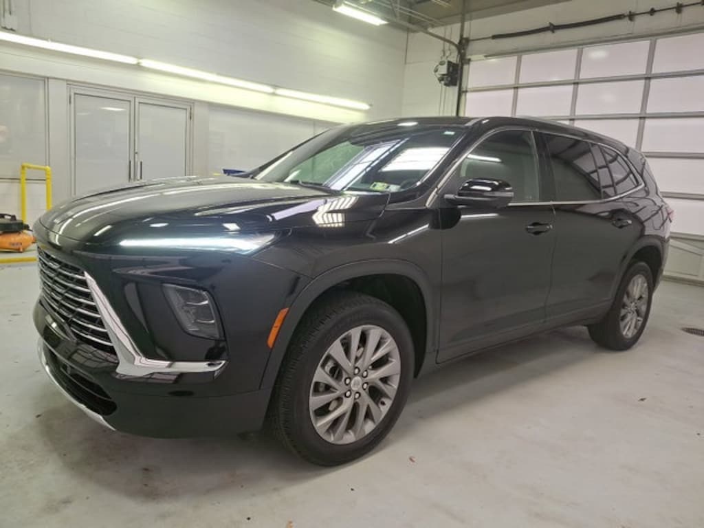 Used 2025 Buick Enclave Preferred SUV