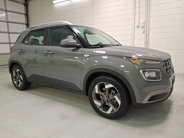 2023 Hyundai Venue SEL's photo