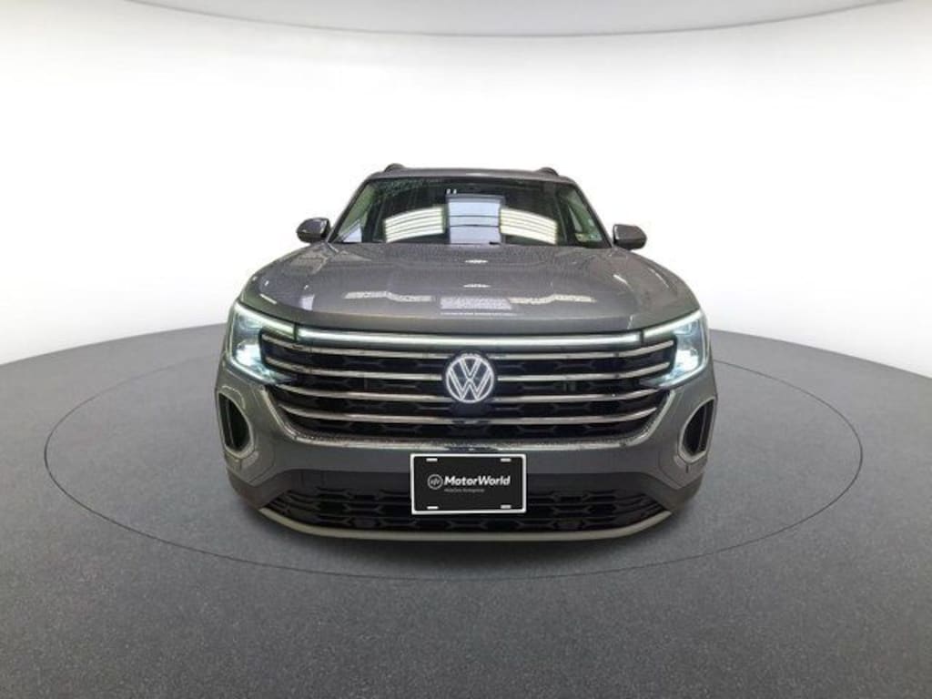 Used 2025 Volkswagen Atlas 2.0T SE w/Technology SUV