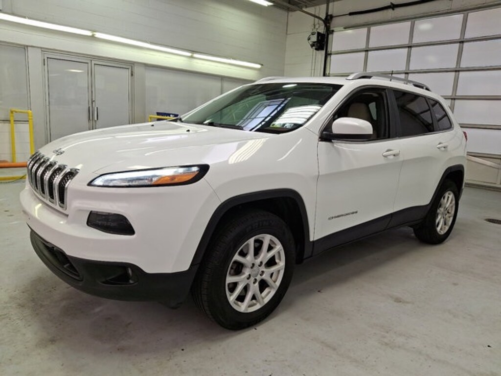 Used 2016 Jeep Cherokee Latitude SUV