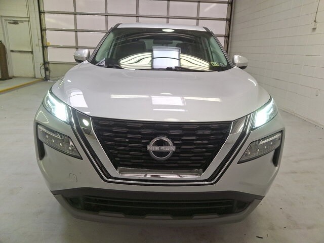 2023 Nissan Rogue SV photo 2