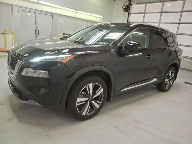2023 Nissan Rogue SL photo 2