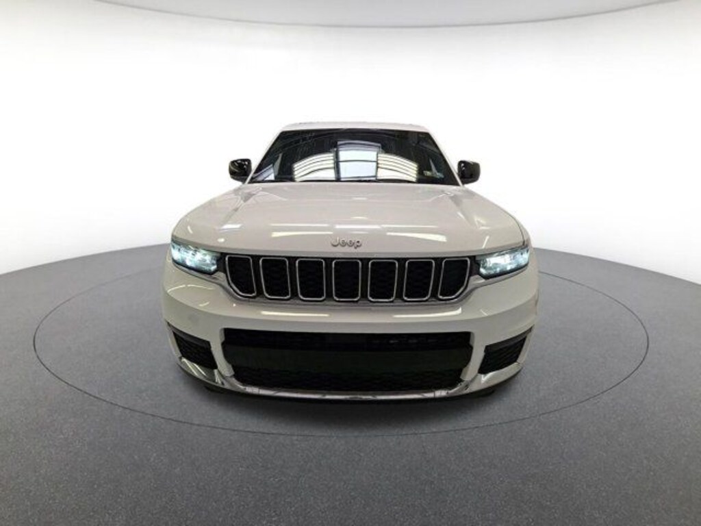 Used 2024 Jeep Grand Cherokee L Laredo SUV