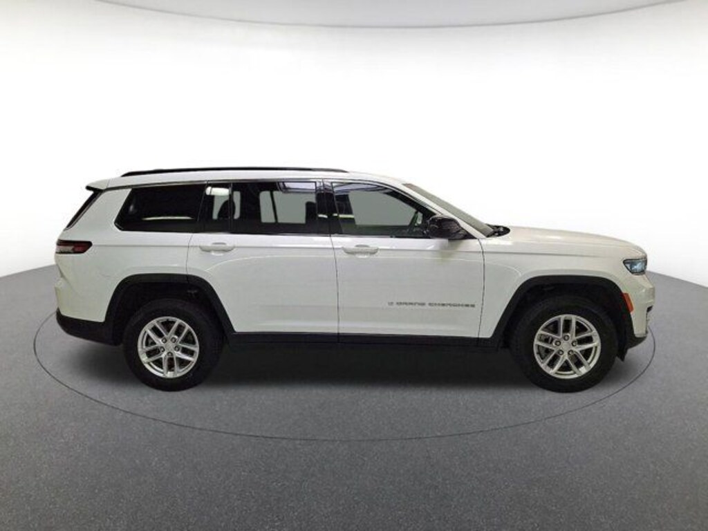 Used 2024 Jeep Grand Cherokee L Laredo SUV