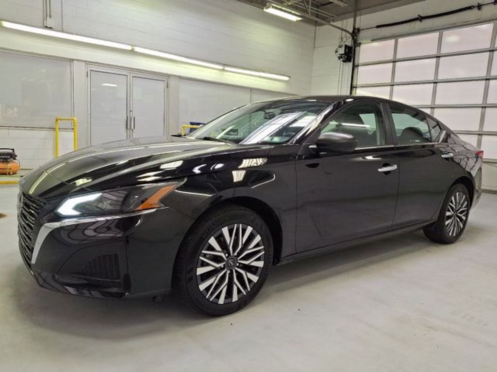 Used 2025 Nissan Altima 2.5 SV Sedan