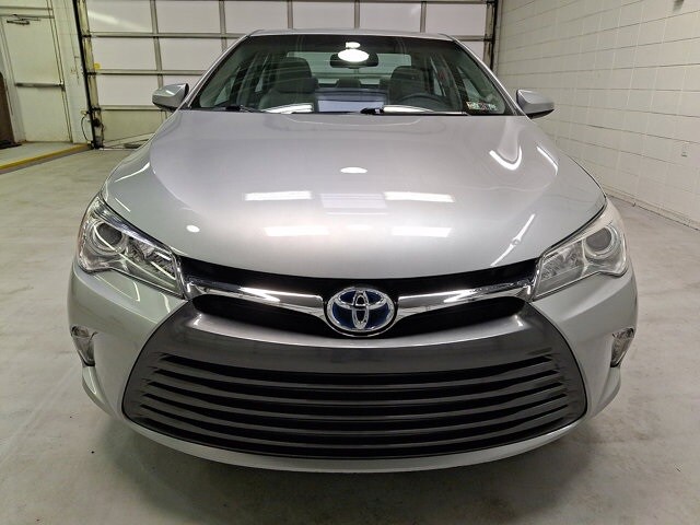 2016 Toyota Camry XLE photo 2