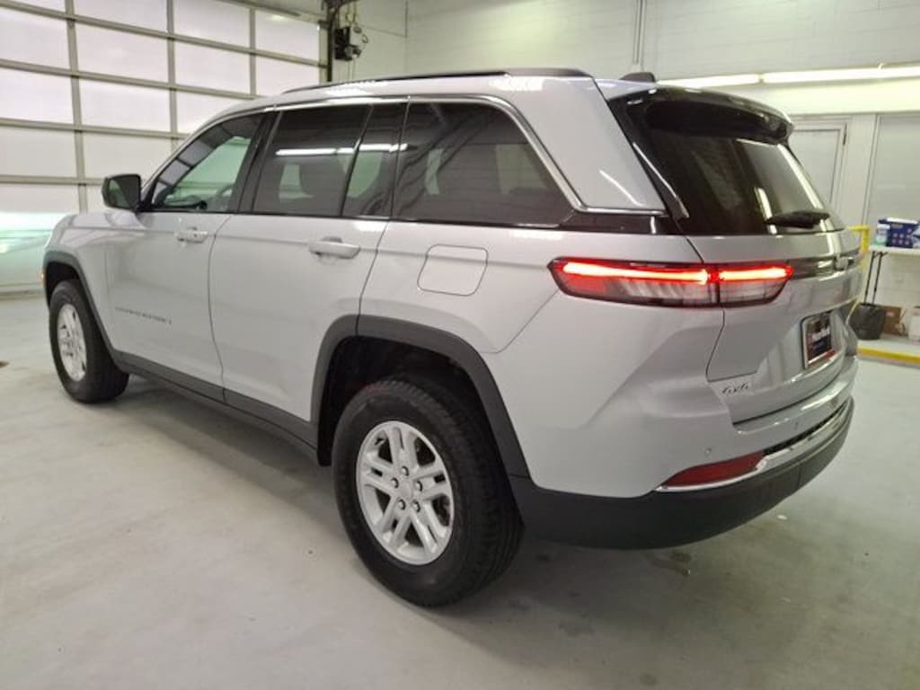 Used 2025 Jeep Grand Cherokee Laredo SUV