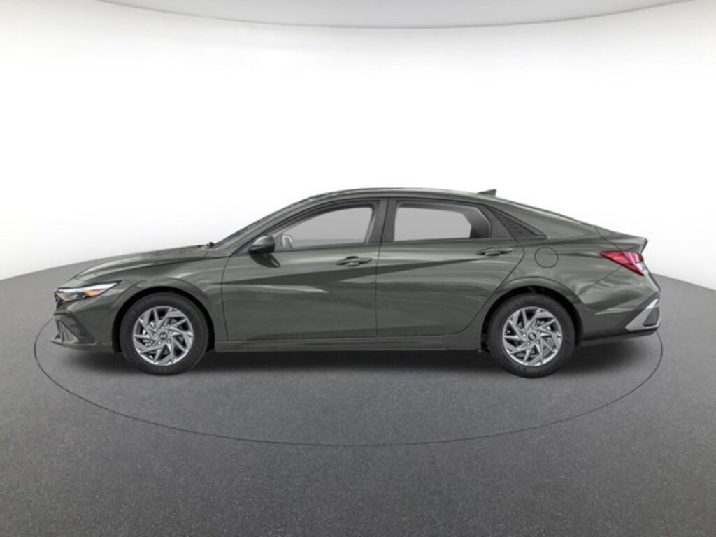 Used 2024 Hyundai Elantra SEL Sedan