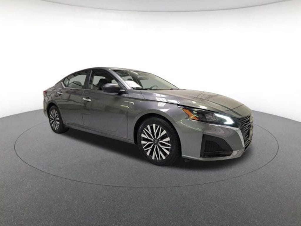 Used 2024 Nissan Altima 2.5 SV Sedan