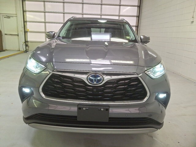 2024 Toyota Highlander Hybrid Platinum photo 2