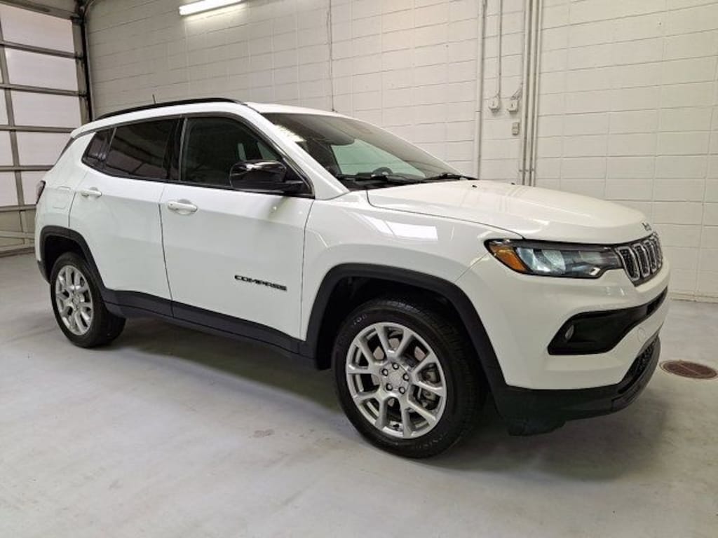 Used 2024 Jeep Compass Latitude Lux SUV