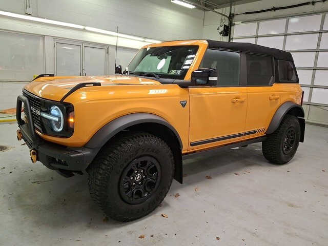 2021 Ford Bronco First Edition photo 3