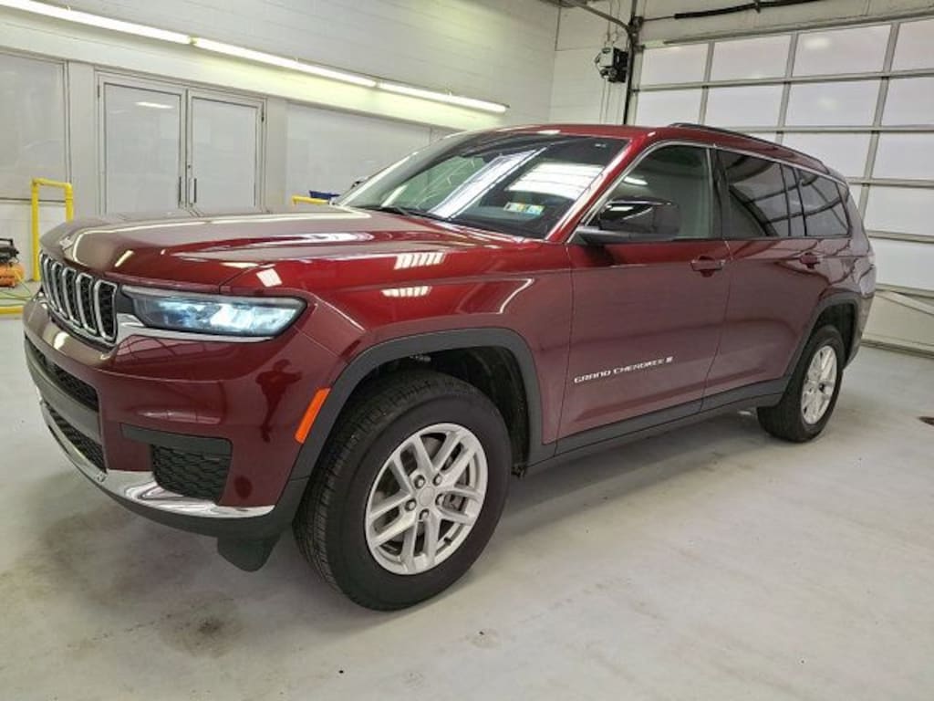 Used 2025 Jeep Grand Cherokee L Laredo SUV