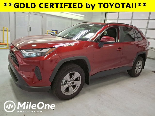 2022 Toyota RAV4 XLE photo 3