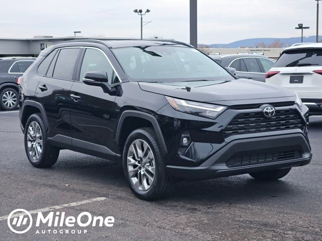 2025 Toyota RAV4 XLE Premium's photo