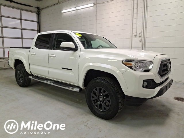 2023 Toyota Tacoma SR5's photo