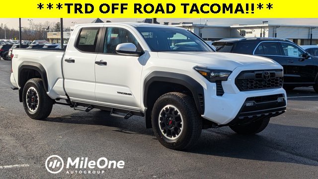 2025 Toyota Tacoma SR5's photo