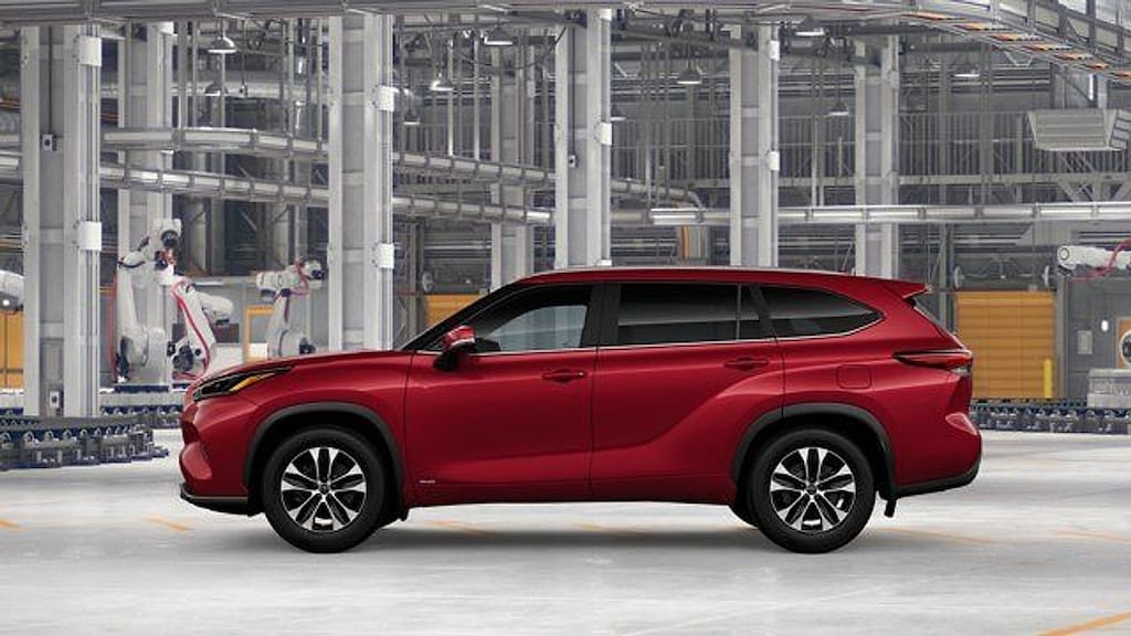 New 2026 Toyota Highlander Hybrid XLE SUV
