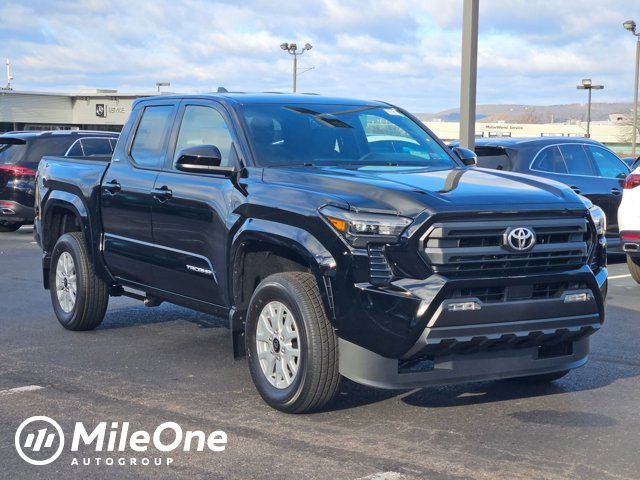 2025 Toyota Tacoma SR5's photo