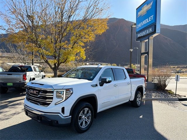 2025 GMC Sierra 1500 SLT's photo