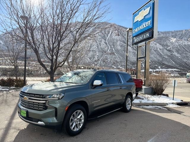 2023 Chevrolet Suburban Premier's photo