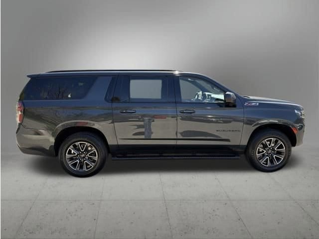 2022 Chevrolet Suburban Z71 - Photo 6
