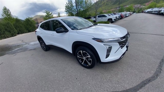 Used 2024 Chevrolet Trax RS with VIN KL77LGE2XRC118302 for sale in Glenwood Springs, CO