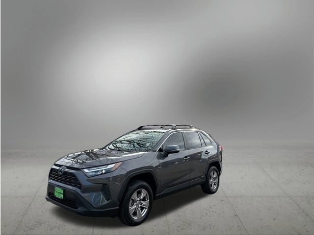 2022 Toyota RAV4 XLE's photo