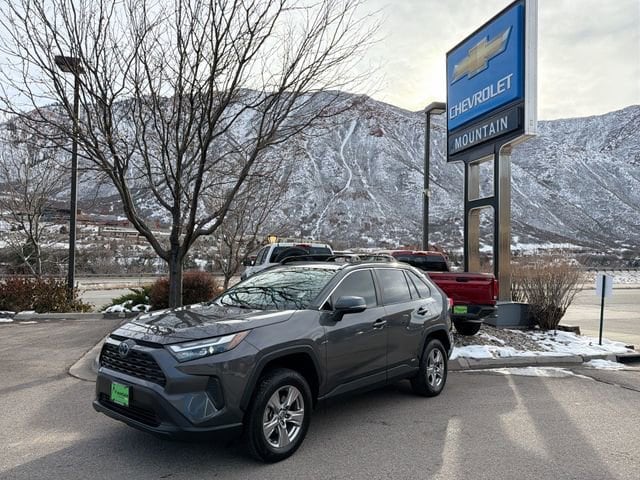 2022 Toyota RAV4 XLE's photo
