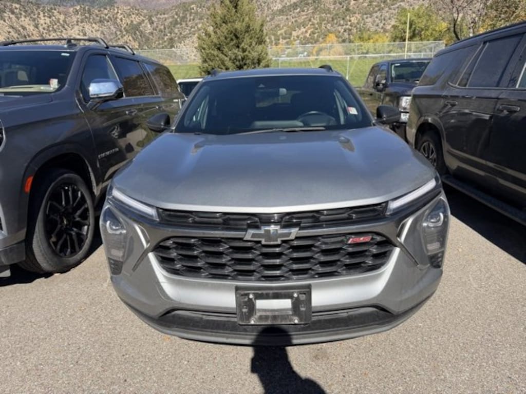 Used 2025 Chevrolet Trax 2RS SUV