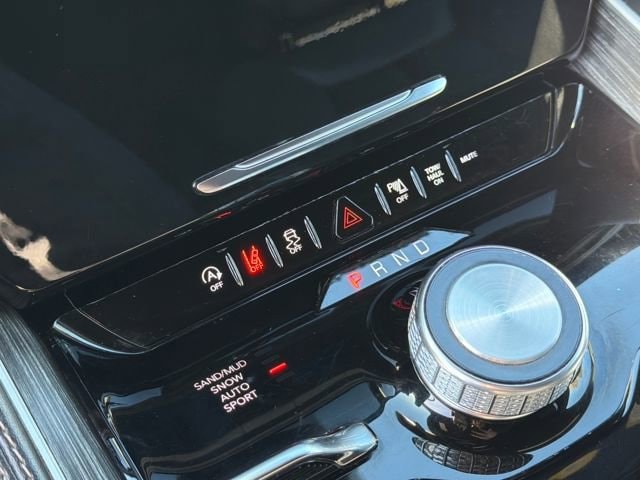 2024 Jeep Wagoneer L Series II - Photo 19