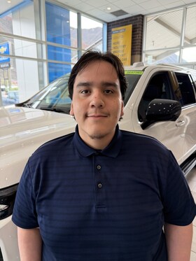 Staff member Daniel Becerra from ID_8d7421