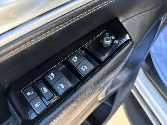 2024 Jeep Wagoneer L Series II - Photo 11