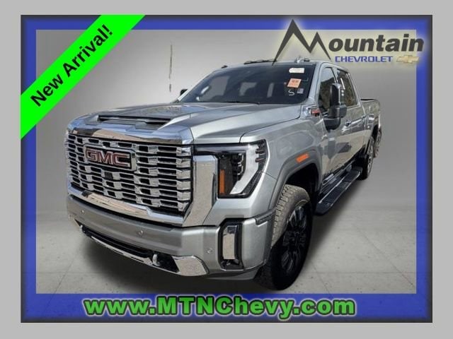 2025 GMC Sierra 4WD Crew Cab Standard Box Denali's photo