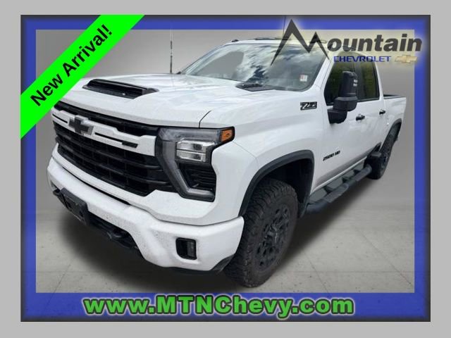 2024 Chevrolet Silverado HD LT 4WD Crew Cab Standard Box's photo