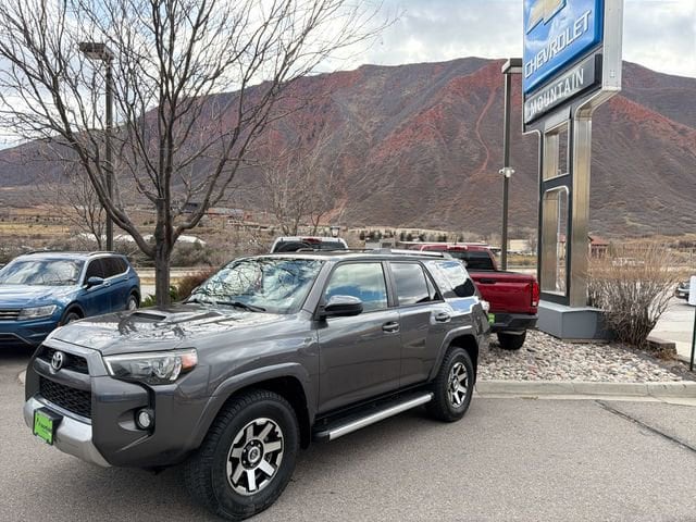 2018 Toyota 4Runner Off-Road's photo