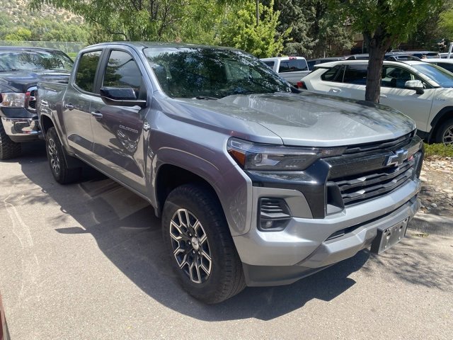 2023 Chevrolet Colorado Z71 photo 2