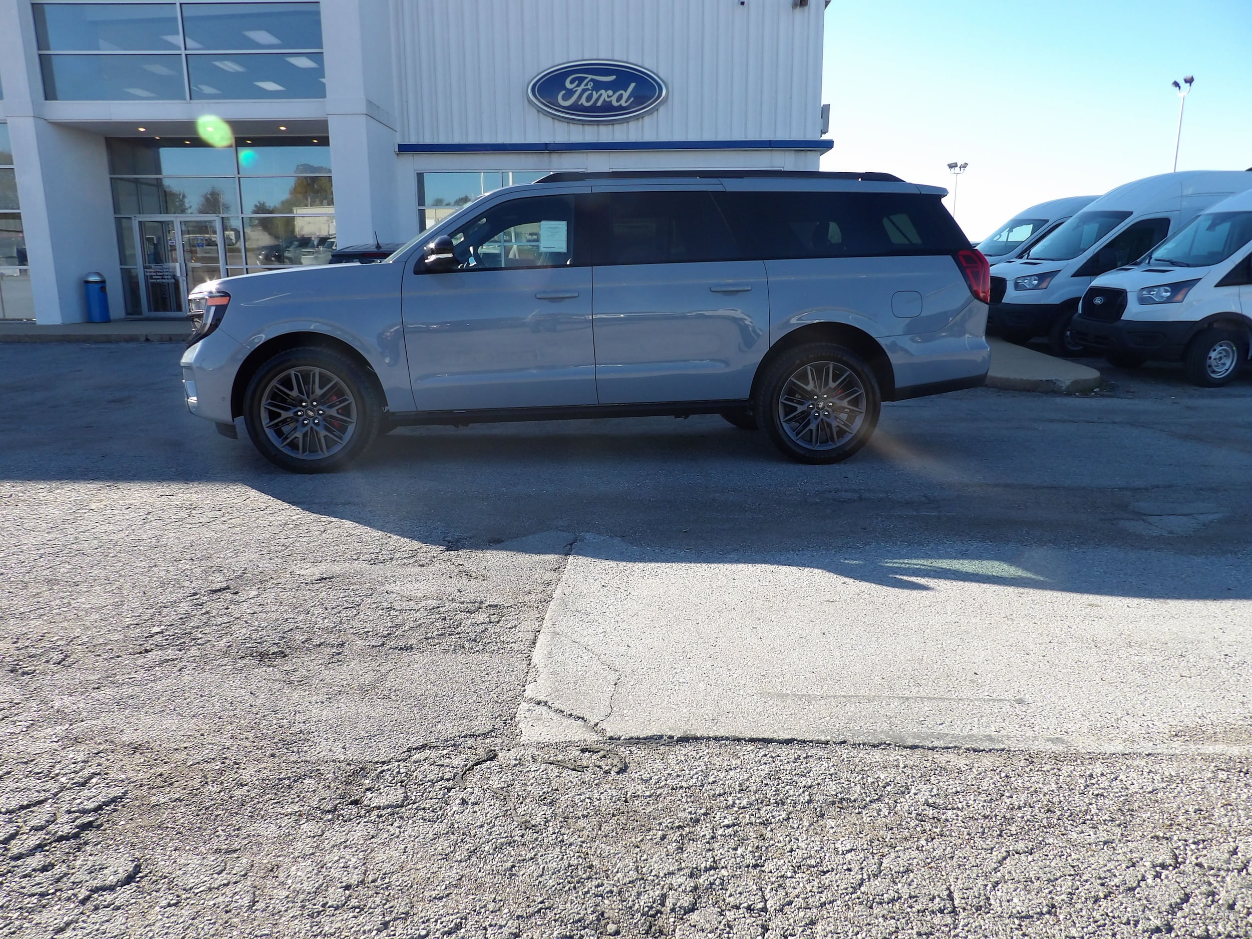 2025 Ford Expedition Platinum's photo