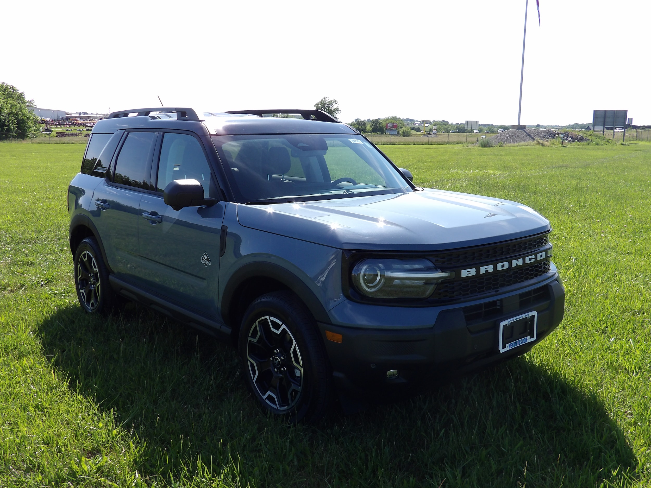 2025 Ford Bronco Sport Outer Banks photo 2
