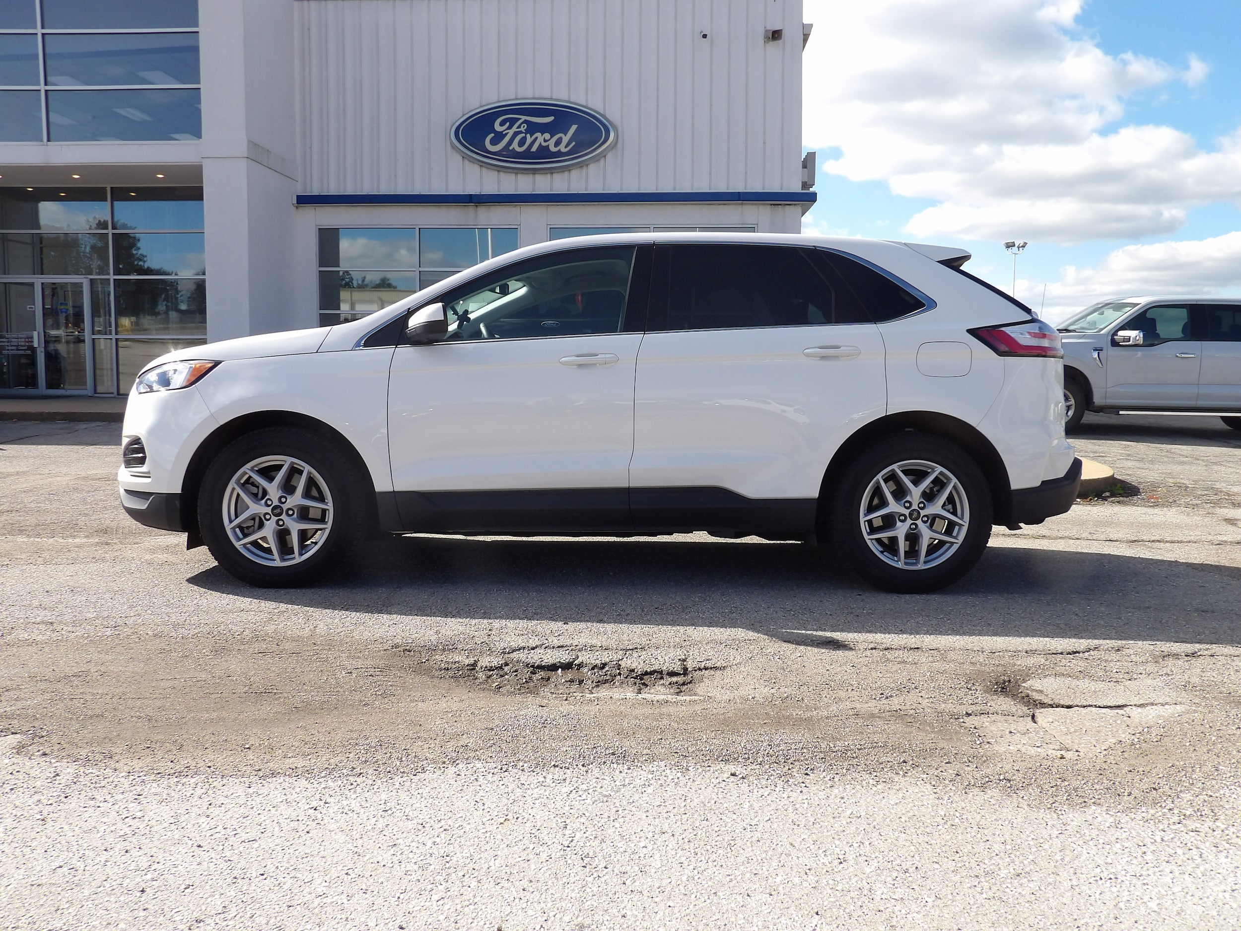2023 Ford Edge SEL's photo