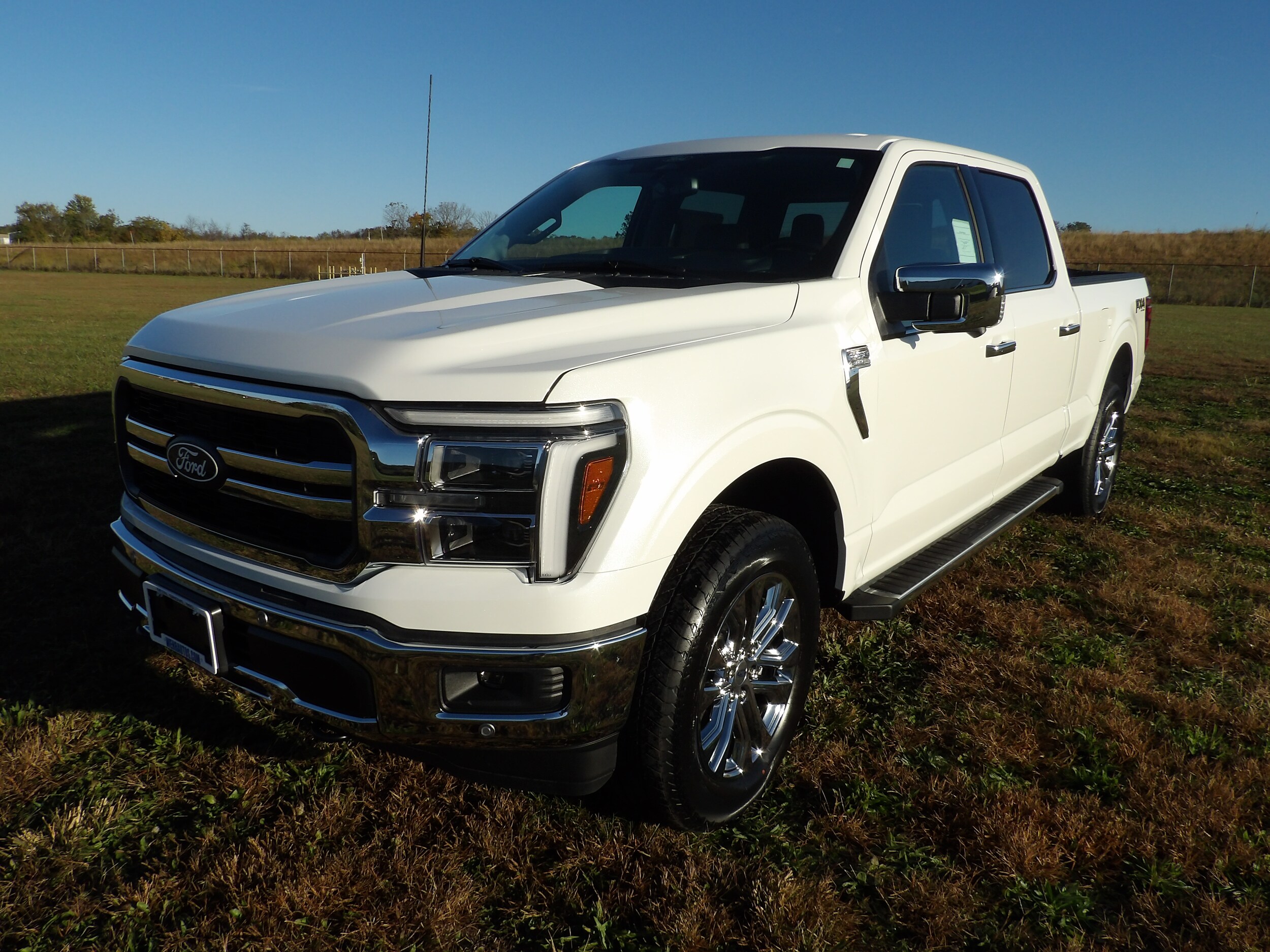 2025 Ford F-150 Lariat photo 2